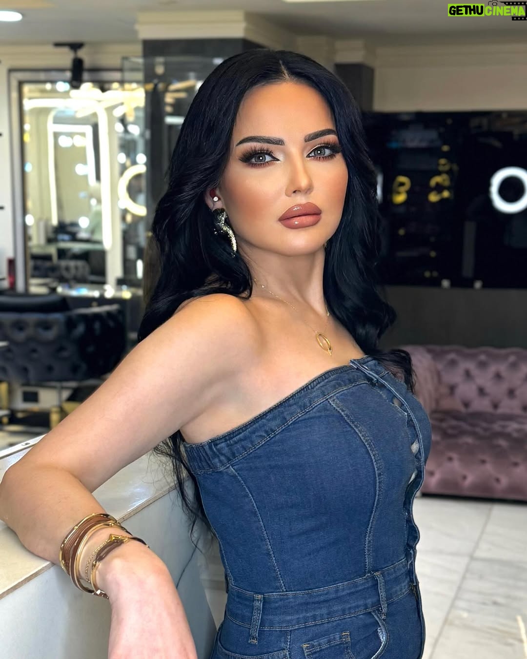 Safaa Sultaan - 52.9K Likes - ميك اب : وسام حسينو 💄
الفنانة الجميلة صفاء سلطان ❤️
#makeupartist @wesaamhsseno 💄
#hairstylist @sliman_alhalabi 

للضرورة الاتصال على الرقم 0966618881
.
.
.
.
.
.
#followforlike #makeupartist #followforfollowback #explore #explorepage 
#makeup #wesaamhsseno #wessamhsseno #explorepage #makeupforever #eyeshadow #eyeliner #blash #liekforlike #syrianbeauty #syria #دبي #بيروت #دمشق # #وسام_حسينو 0966618881
#اكسبلور #اكسبلور_فولو #اكسبلور_ضيفونا #اكسبلور_فولو_للبيج❤️