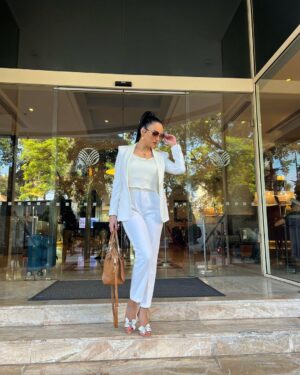 Safaa Sultaan Instagram - لا تحكم علي من كتاباتي !!
قد أكتب أشعارا عن الفراق ،،
بينما لم يبعد عني،، أحد !!
وقد أكتب غزلا يوحيك بأني همت ،، حبا !!
بينما لا اقصد أحد ،، لا تحكم على ابتساماتي !!
قد احمل وجعا واحاول كتمانه !!
لا تحكم علي أبدا !!
لأني سأخيب توقعاتك دائماً،،
ارتقي بفكرك فليس كل ما يكتب اقصد به حالي
أنها كلمات راقت لي
وخواطر كتبت وليس واقعي !!!! ❤
❤️ انثي الحوت ❤️
@gefinorrotana @fadel_kamli_official