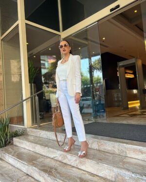 Safaa Sultaan Instagram - لا تحكم علي من كتاباتي !!
قد أكتب أشعارا عن الفراق ،،
بينما لم يبعد عني،، أحد !!
وقد أكتب غزلا يوحيك بأني همت ،، حبا !!
بينما لا اقصد أحد ،، لا تحكم على ابتساماتي !!
قد احمل وجعا واحاول كتمانه !!
لا تحكم علي أبدا !!
لأني سأخيب توقعاتك دائماً،،
ارتقي بفكرك فليس كل ما يكتب اقصد به حالي
أنها كلمات راقت لي
وخواطر كتبت وليس واقعي !!!! ❤
❤️ انثي الحوت ❤️
@gefinorrotana @fadel_kamli_official