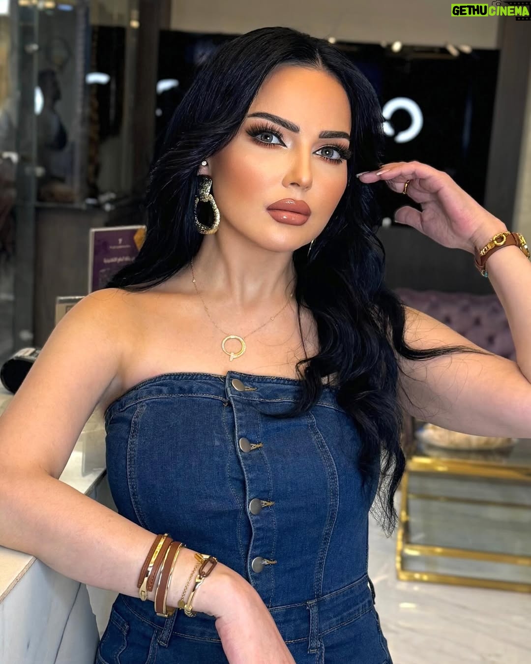 Safaa Sultaan - 52.9K Likes - ميك اب : وسام حسينو 💄
الفنانة الجميلة صفاء سلطان ❤️
#makeupartist @wesaamhsseno 💄
#hairstylist @sliman_alhalabi 

للضرورة الاتصال على الرقم 0966618881
.
.
.
.
.
.
#followforlike #makeupartist #followforfollowback #explore #explorepage 
#makeup #wesaamhsseno #wessamhsseno #explorepage #makeupforever #eyeshadow #eyeliner #blash #liekforlike #syrianbeauty #syria #دبي #بيروت #دمشق # #وسام_حسينو 0966618881
#اكسبلور #اكسبلور_فولو #اكسبلور_ضيفونا #اكسبلور_فولو_للبيج❤️