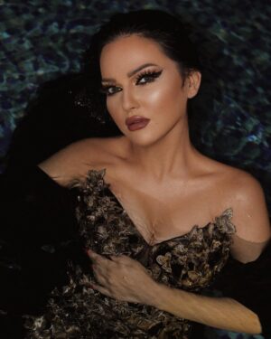 Safaa Sultaan Instagram - نعم انا امرآه حرة ،أحب الحياة 🌹
@fadel_kamli_official 💇♀️
@marcmarounphotography 📸
@maherghalayiniprivate 👗
@mambocouture 👗
@thesmallville_hotel 🏨
Makeup by me😜
