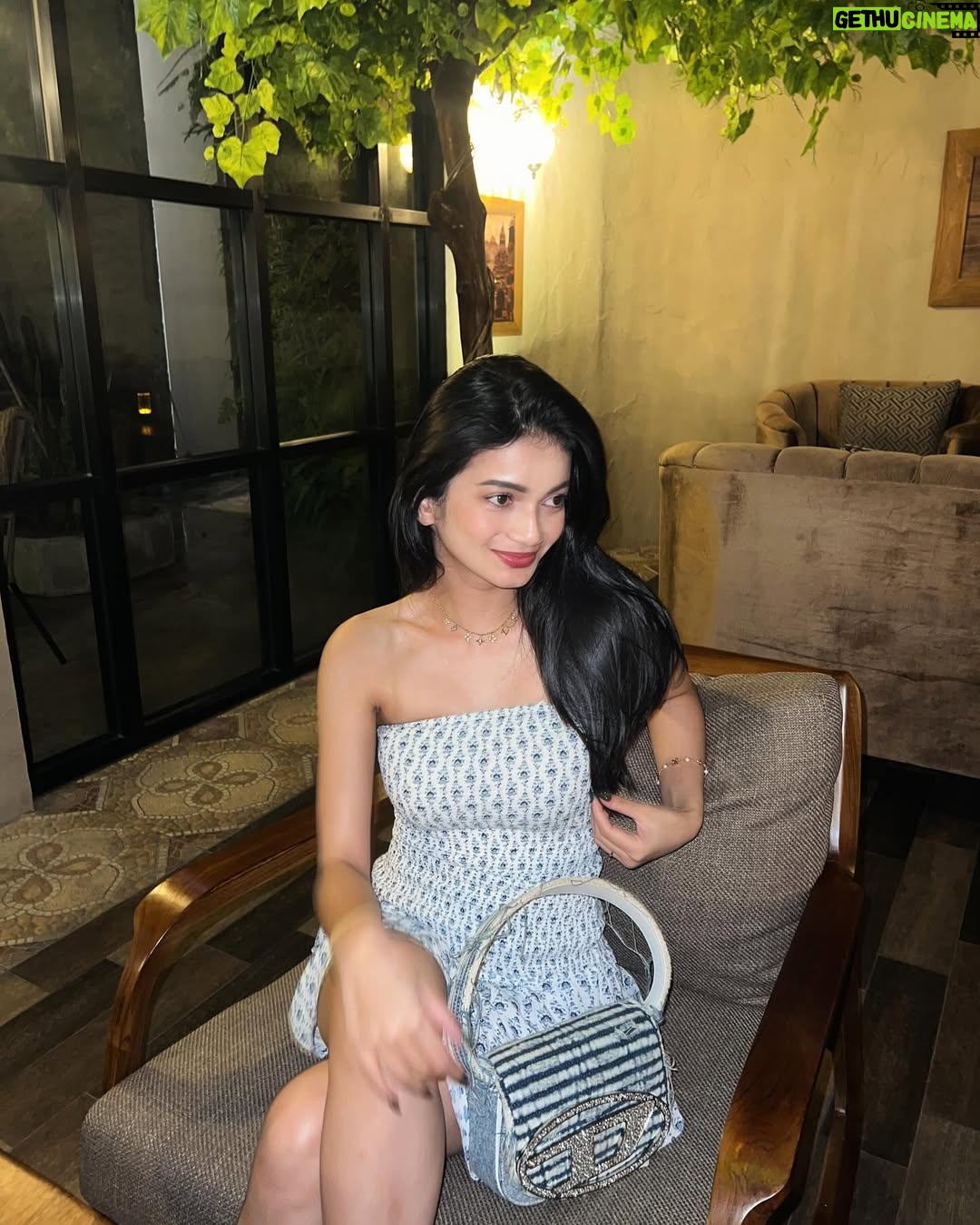 Safira Ratu Sofya - 75.3K Likes - Menurut kalian?? Beli tangga ga?