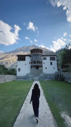 Sahar Hashmi Instagram - mentally prepping for another staycation šŖ·