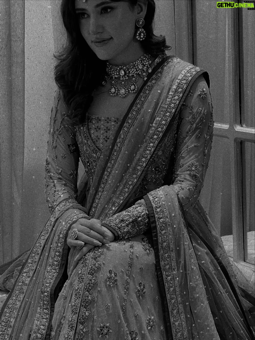 Sahar Hashmi - 113.5K Likes - wato vat kumdi firay.. 🪷✨