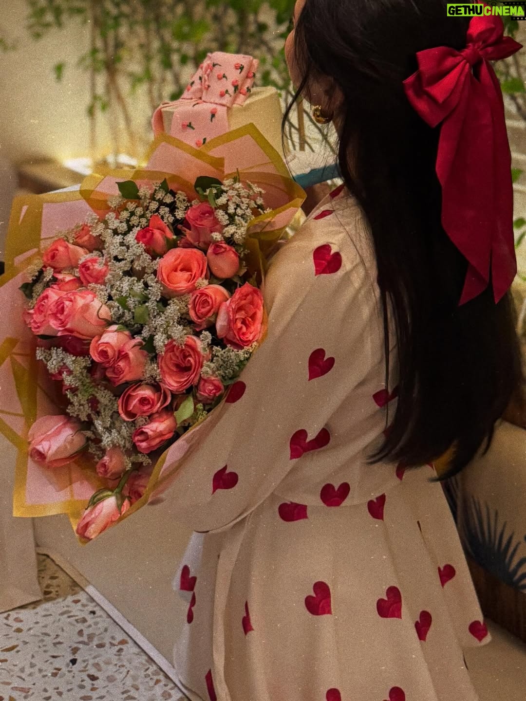 Sahar Hashmi - 126.2K Likes - cute but pisces 🎀 

birthday throwback to remember how grateful iam for all the loved ones around me 🤧🤍