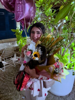 Sahar Hashmi Instagram - cute but pisces š
birthday throwback to remember how grateful iam for all the loved ones around me š¤§š¤