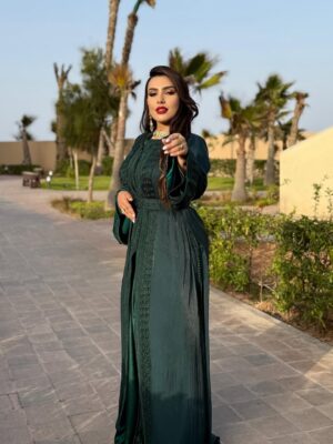 Sahar Seddiki Instagram - “Where cinema meets the ocean breeze, and tradition walks the red carpet ✨🎥”
#DakhlaFilmFestival #RedCarpetMoments”