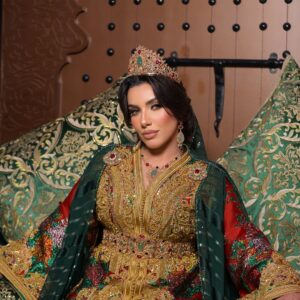 Sahar Seddiki Instagram - الحب ليس يوما واحد بل هو قصة عمر ♥️
Tanguif @negafa_nouha_queen_
Make up @alwissal_makeupartist
Hair @abdo_hairstayle
Photography @medox_photographe
Place @hotel_menzeh_dalia