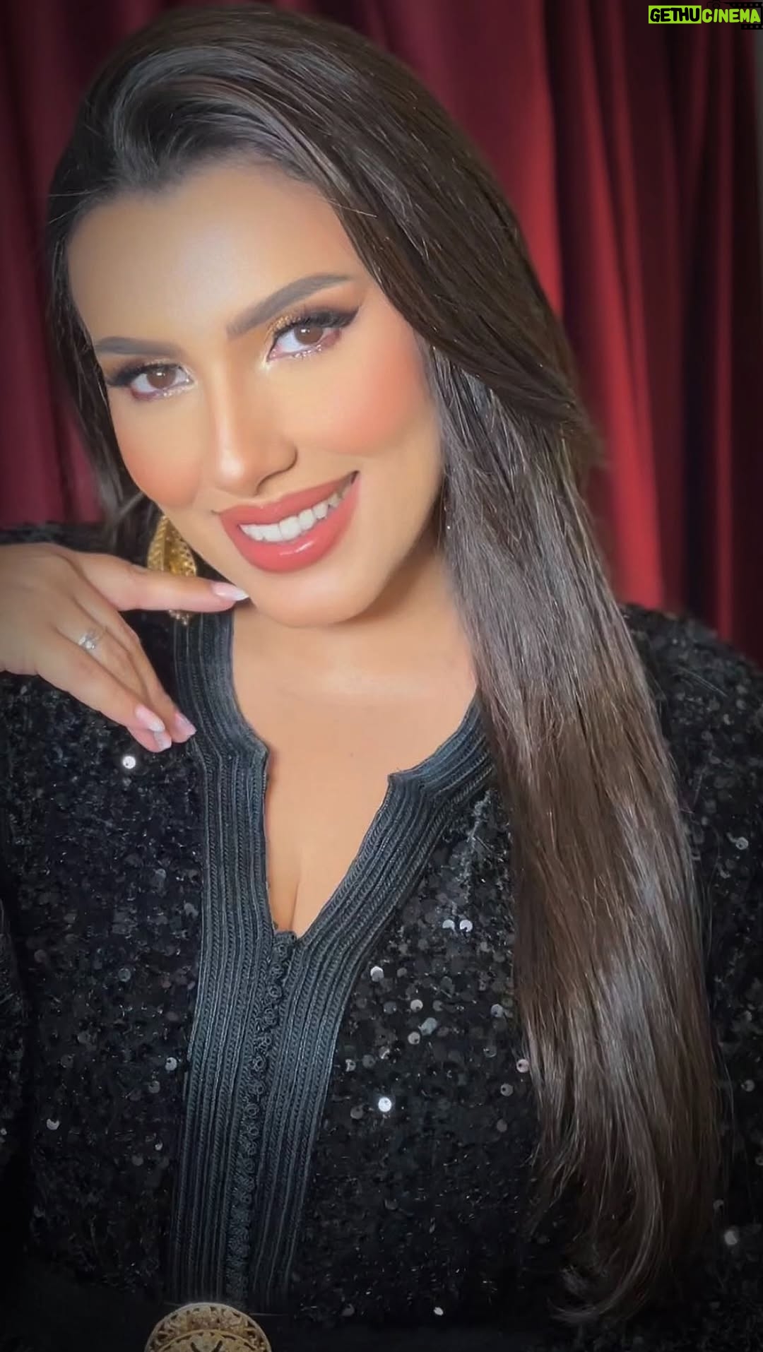 Sahar Seddiki - 26.3K Likes - Chic glam on the beautiful @saharseddiki ✨
و نقول ألف مبروك لفنانتنا تتويجها كأحسن ممثلة لسنة 2025 في الأعمال الفنية الرمضانية 👏🏻

Caftan @majorelle.caftan