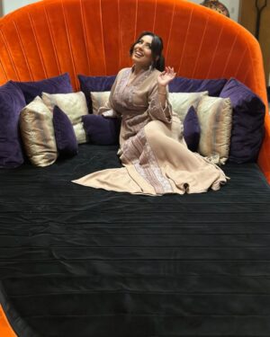 Sahar Seddiki Instagram - More pictures of my first look 🤍
Make up by @meryem.elab
Hair by @alaeddine.make_up.hairstyle
Outfit @majorelle.caftan