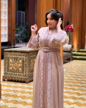 Sahar Seddiki Instagram - More pictures of my first look 🤍
Make up by @meryem.elab
Hair by @alaeddine.make_up.hairstyle
Outfit @majorelle.caftan