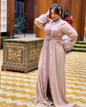 Sahar Seddiki Instagram - More pictures of my first look 🤍
Make up by @meryem.elab
Hair by @alaeddine.make_up.hairstyle
Outfit @majorelle.caftan