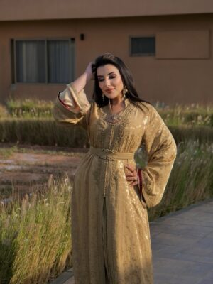 Sahar Seddiki Instagram - Un soupçon de soie, un éclat de lumière,
et toute une culture qui danse au rythme du cœur.💛
Outfit by @majorelle.caftan 
Make up by @nagafa_sara_zayd 
Pictures by @realmedleon