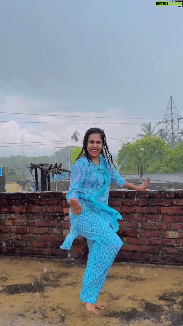 Saheli Rudra - 3.9K Likes - Barish me Cham Cham 🌧️💃

#chamcham #barishkamaja #foryou #reelitfeelit #viral #instagram #trending #dancelover #sahelirudra