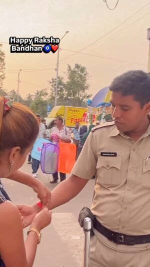 Saheli Rudra Instagram - Anjan Bhaiyo ke Saath Rakhi ka Pyaar Batna š«¶š§æš¹
Happy Raksha Bandhan To My All Brothers š«°ā¤ļø
#publicreaction #happyrakshabandhan #reelitfeelit #festival #viral #instagram #foryou
