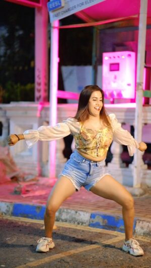 Saheli Rudra Instagram - On Public Demand šš„
#dancelover #reelitfeelit #foryou #viral #instagram #trending #bhojpurisong