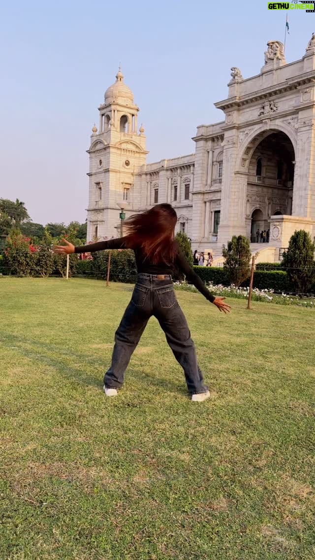 Saheli Rudra - 5K Likes - Last me meri AirPod😭

#srklover #foryou #reelitfeelit #viral #instagram #trending #dancelover #sahelirudra