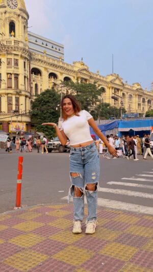Saheli Rudra Instagram - Piche Dekho Sajna Ka Line Lga Hai ššā¤ļø
#sajnavesajna #danceinpublic #publicrection #trending #reelitfeelit #instagram #viral #sahelirudra #foryou