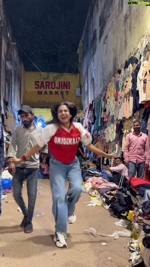 Saheli Rudra - 2.1K Likes - Aunty Bach geyi😆🤣❤️

#foryou #reelitfeelit #viral #instagram #trending #publicreaction #danceinpublic #sahelirudra #punjabisong #hayorabba