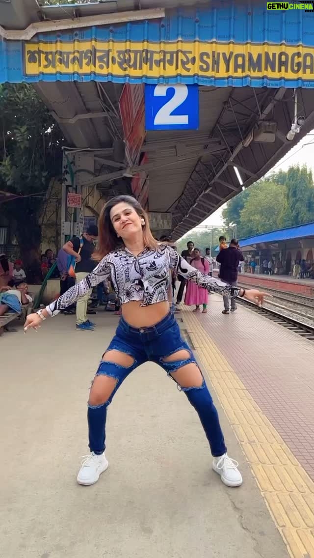Saheli Rudra - 36.1K Likes - Only hit like SRK Fans😭👍❤️

#bigfanofsrk #srk #lailamainlaila #dance #danceinpublic #publicreaction #trending #reelitfeelit #instagram #viral #foryou #dancelover