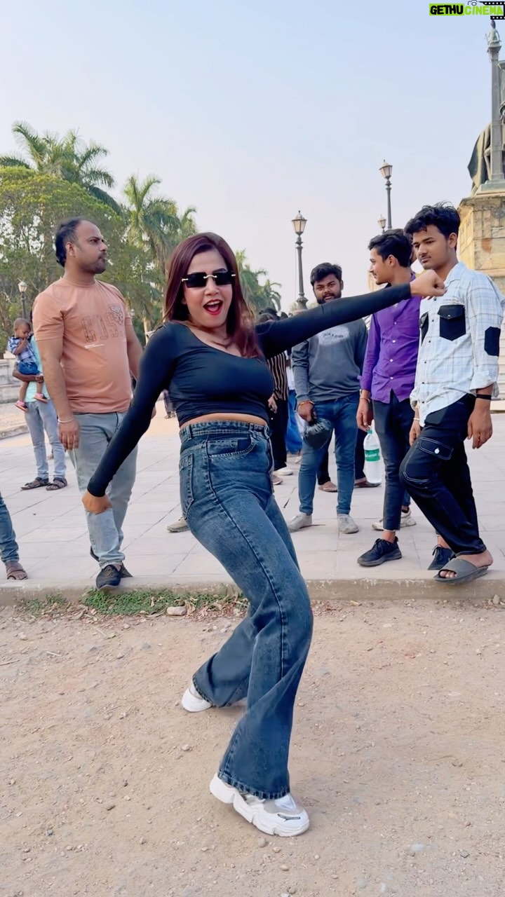 Saheli Rudra - 9.2K Likes - Kolkata ki Ranu 🤣🫣❤️

#danceinpublic #publicreaction #foryou #reelitfeelit #viral #instagram #trending #dancelover #sahelirudra #ranumumbaikiranu
