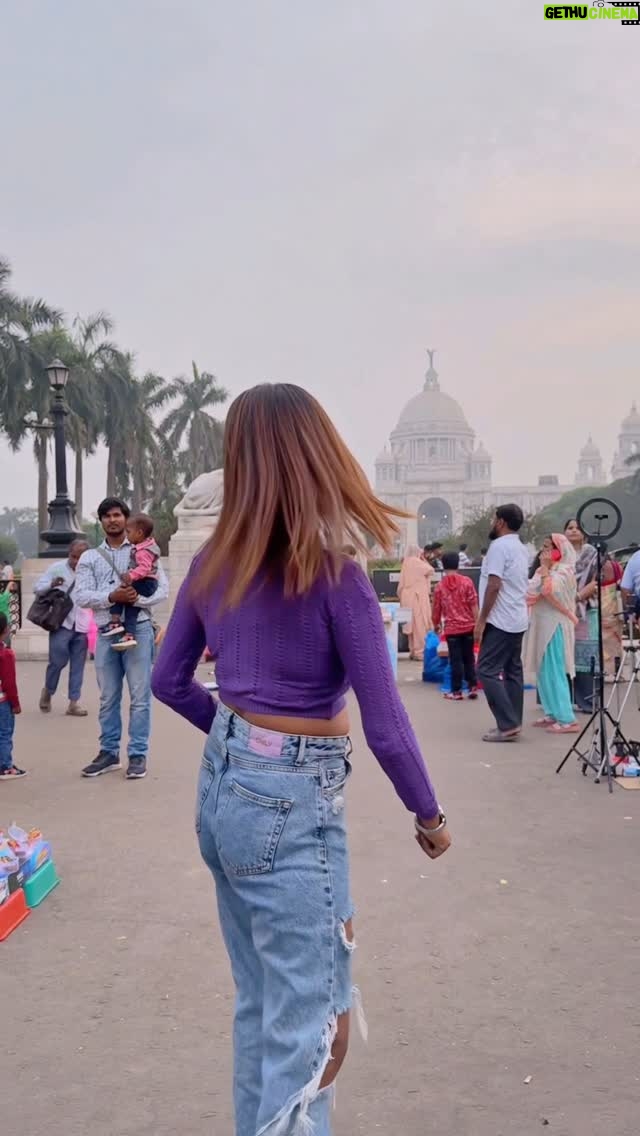 Saheli Rudra - 10.2K Likes - SRK ka pose kis kis ko ata hai?😚🫵❤️‍🔥

#foryou #srkpose #reelitfeelit #viral #instagram #trending #dancelover #publicreaction #sahelirudra