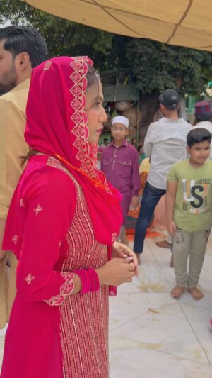 Saheli Rudra Instagram - Suna hai Sabka MalikāļøHai?š„ŗā¤ļø
#emotion #trending #respectallreligions #indian #viral #reelitfeelit #foryou #instagram #ajmersharifdargah