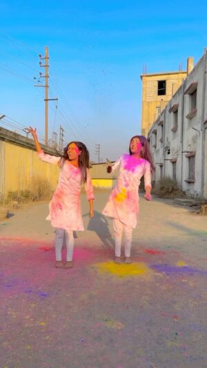 Saheli Rudra Instagram - Happy Holi š„š
#dance #happyholi #viral #instagram #foryou