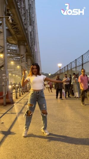 Saheli Rudra Instagram - Sohne lag dešš„
#danceinpublic #publicreaction #trending #reelitfeelit #viral #instagram #foryou #joshapp @joshapp.gujarati @officialjoshapp