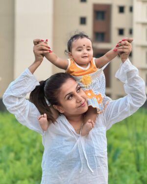 Saheli Rudra Instagram - With my daughter 👧💋❤️ @brishti18_ 

#daughter #love #mom #care #pose #click #photos #viral #instagram #instagood #foryou #keepsuporting #loveyouinstafamily #foryoupage