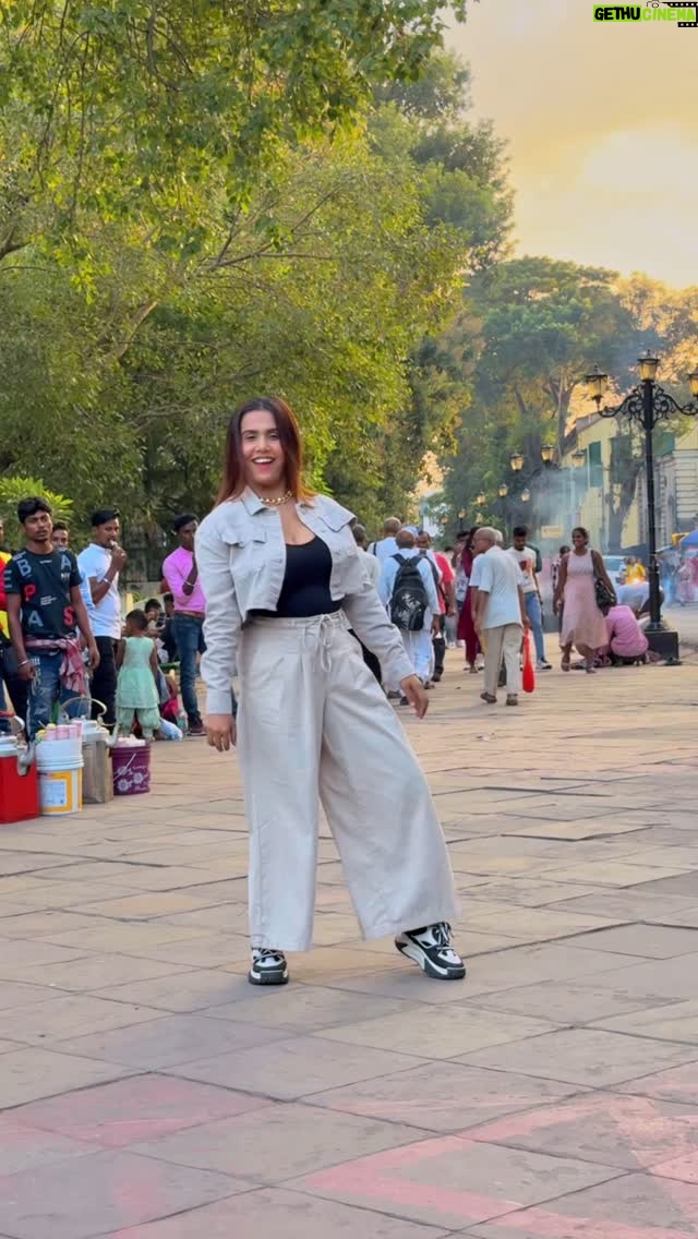 Saheli Rudra - 4.1K Likes - Ye konsi language hai?😅❤️

#danceinpublic #publicreaction #dancelover #sahelirudra #trending #reelitfeelit #instagram #viral #foryou