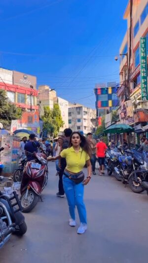 Saheli Rudra Instagram - Konsi jagah comment šā¤ļø
#foryou #reelitfeelit #viral #instagram #trending #dancelover #publicreaction #danceinpublic #sahelirudra