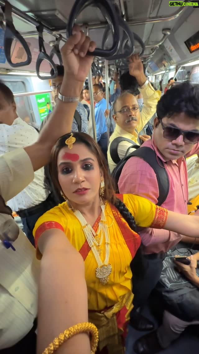 Saheli Rudra - 21K Likes - Mummy Main Manjulika Ban Geyi🤣❤️

#publicreaction #publicact #trending #reelitfeelit #viral #bhoolbhulaiyaa3 #manjulika #expression #makeup #sahelirudra #instagram #foryou
