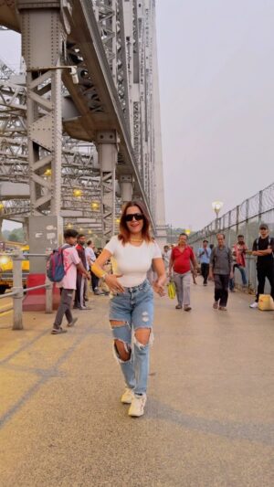 Saheli Rudra Instagram - Did You Like Govinda Version?šā¤ļø
#danceinpublic #publicreaction #trending #reelitfeelit #dancelover #govindadance #sahelirudra #viral #instagram #foryou