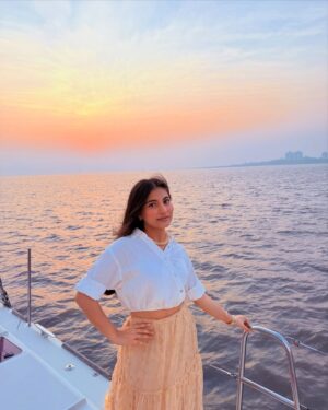 Sai Godbole Instagram - chased the sunset, sailed away❤️
thank you for hosting the best party @indewild @diipakhosla @olegbuller 💫🫶🏼
thank you @hustlerani @shubhra.vaity @sanyaparekh for clicking these lovely photos! 
check out @indewild ‘s two newest dewy lip tints!! I genuinely love them!!😍