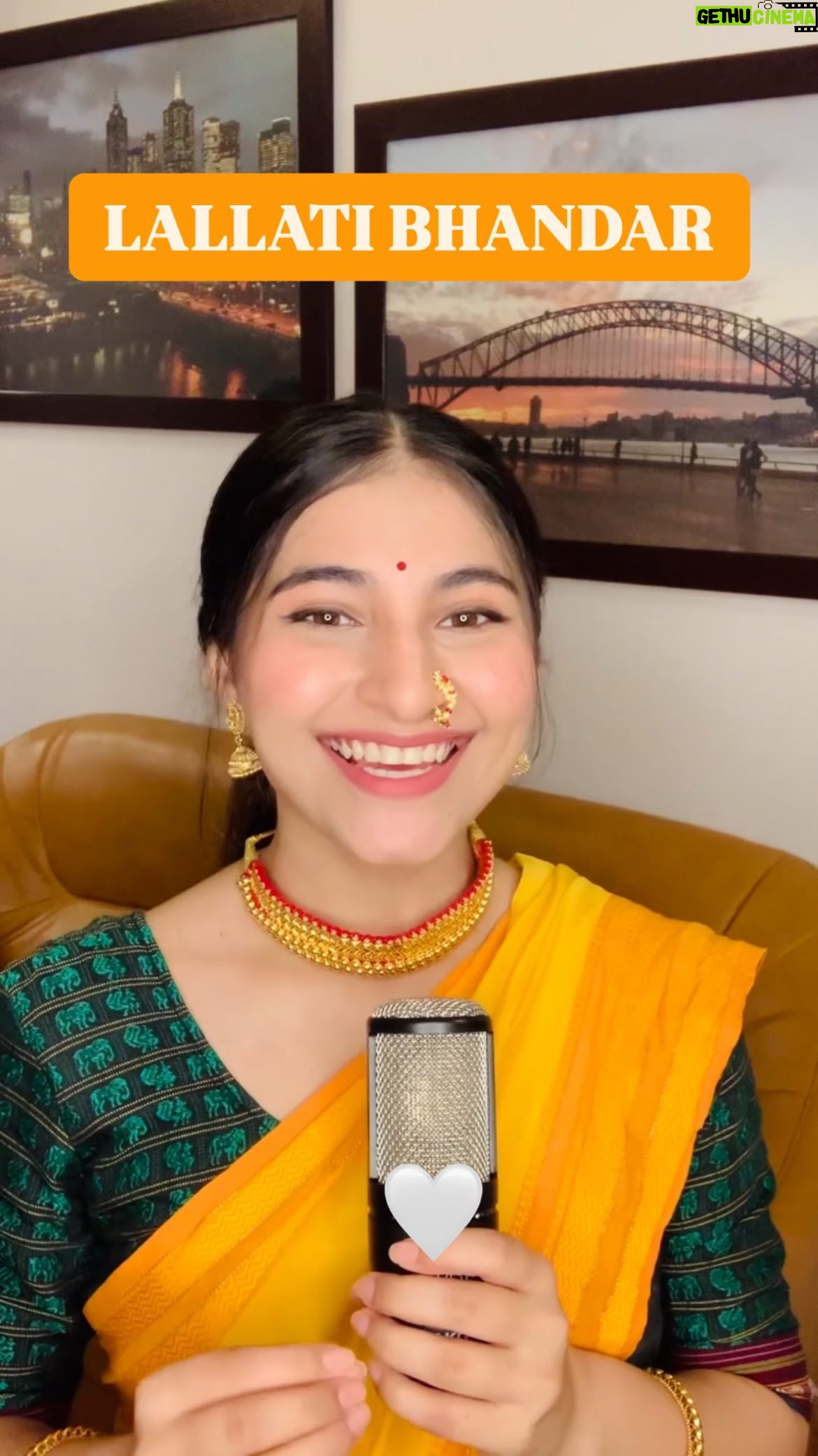 Sai Godbole - 98.1K Likes - Lallati Bhandar ❤️
Devi saathi kelela gondhal khara, manaatla gondhal dur karnana💫
May Devi bless us all with abundance and peace this Navratri!!🌷

Original song credits: the fab Ajay-Atul! from the film Jogwa!🌟

Track credits @timothythampy 🙏🏼💫

#lallatibhandar #explore #trending #navaratri #gondhal #marathi #song #fyp