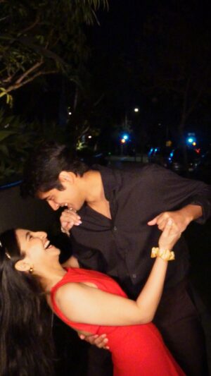 Sai Godbole Instagram - Ishq Hua?? 🙈 #filmy #mismatched #bollywood #reelsindia