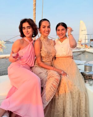 Sai Godbole Instagram - chased the sunset, sailed away❤️
thank you for hosting the best party @indewild @diipakhosla @olegbuller 💫🫶🏼
thank you @hustlerani @shubhra.vaity @sanyaparekh for clicking these lovely photos! 
check out @indewild ‘s two newest dewy lip tints!! I genuinely love them!!😍