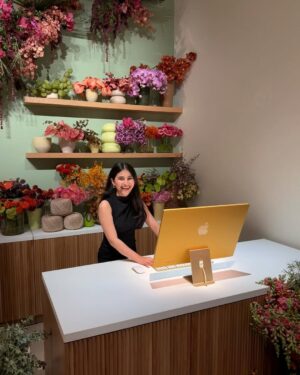Sai Godbole Instagram - the 🍎 experience @apple <3
I am blown away by how much apple cares about artists and creatives! Every single device, feature, update has been made with so much love, attention and care with the intention of making the process of creating art special for the artist! 
We got to experience the brand new tiny Mac mini, ipads, the incredible loud noise reduction in the AirPods, the newest photo retouching technology that’s going to release next month, the next gen additions that Apple intelligence is making to Final Cut Pro and Logic Pro!!! (Musicians, Editors, creators are going to have the time of their lives with this)
I’m so grateful for this trip of a lifetime with my favourite brand of all time in my favourite city of all time 
Thank you @apple for being so kind! The best for a reason🤍🧿