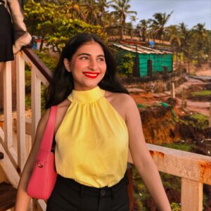 Sai Godbole Instagram - And it was all yellow💛

Ps: this was one of the most beautiful sunsets ever! 
Pc : @rishhikkka ✨
.
.

#sunsets #goa #yellow #fyp #explore