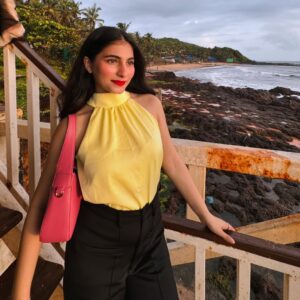 Sai Godbole Instagram - And it was all yellow💛

Ps: this was one of the most beautiful sunsets ever! 
Pc : @rishhikkka ✨
.
.

#sunsets #goa #yellow #fyp #explore