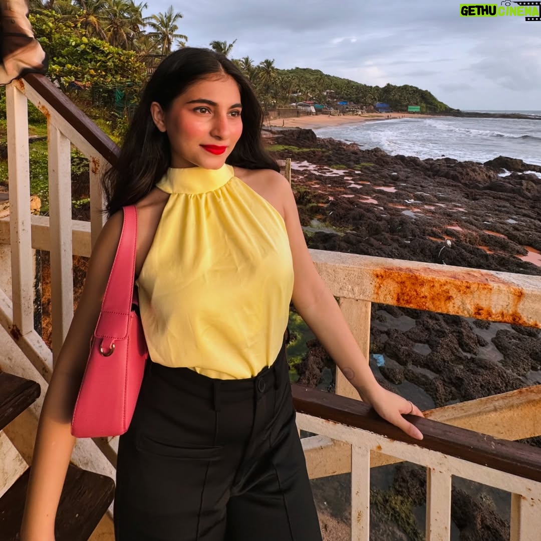 Sai Godbole - 29.6K Likes - And it was all yellow💛

Ps: this was one of the most beautiful sunsets ever! 
Pc : @rishhikkka ✨
.
.

#sunsets #goa #yellow #fyp #explore
