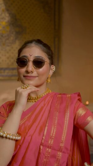 Sai Godbole Instagram - This Diwali, dress your eyes to dazzle all night! 🌟✨ 

Pair your paithanis with these high-shine metallics & glam up like a modern marathi mulgi!

🔎 PIDs: 222623, 136408

Link in bio 🔗

#FestiveFlairWithLenskart #Lenskart @Lenskart