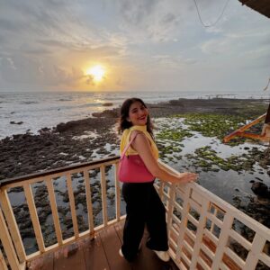 Sai Godbole Instagram - And it was all yellow💛

Ps: this was one of the most beautiful sunsets ever! 
Pc : @rishhikkka ✨
.
.

#sunsets #goa #yellow #fyp #explore