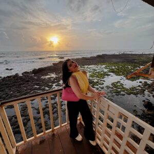 Sai Godbole Instagram - And it was all yellow💛

Ps: this was one of the most beautiful sunsets ever! 
Pc : @rishhikkka ✨
.
.

#sunsets #goa #yellow #fyp #explore