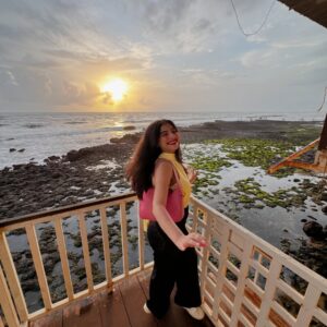 Sai Godbole Instagram - And it was all yellow💛

Ps: this was one of the most beautiful sunsets ever! 
Pc : @rishhikkka ✨
.
.

#sunsets #goa #yellow #fyp #explore