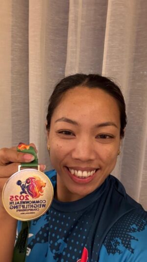 Saikhom Mirabai Chanu Instagram - The Queen is back. Mirabai Chanu returns with fire, gold, and a reminder of why she reigns supreme. 🔥👑💪
#TeamIOS #MirabaiChanu #GoldMedal #GoldenGirl