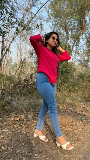 Sakku Pandey Instagram - vibes to hain song mein🤩 #reels #viral #trending #bideo