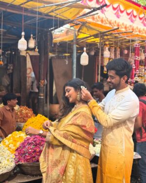 Sakshi Chhajed Instagram - Paya hai tujhko jabse🧿❤️🫂🔥
Wearing @saundhindia
Captured by @baatein_films
#punecouples #viralcreator #viralcouples❤️