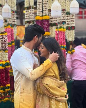 Sakshi Chhajed Instagram - Paya hai tujhko jabse🧿❤️🫂🔥
Wearing @saundhindia 
Captured by @baatein_films 

#punecouples #viralcreator #viralcouples❤️